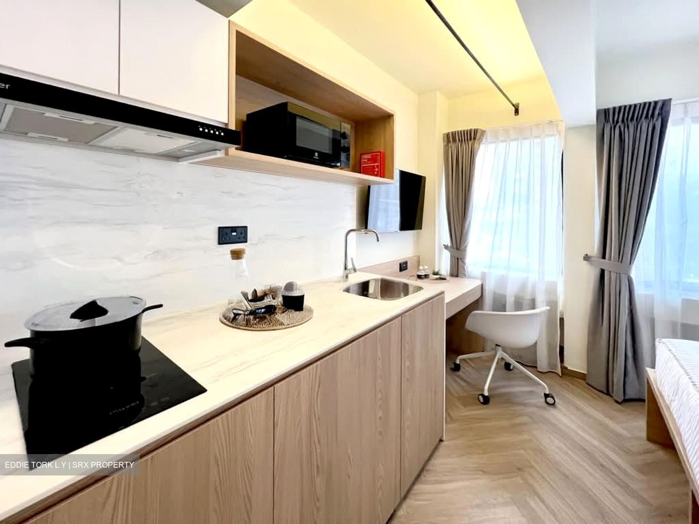 Beach Road (D7), Apartment #584075871